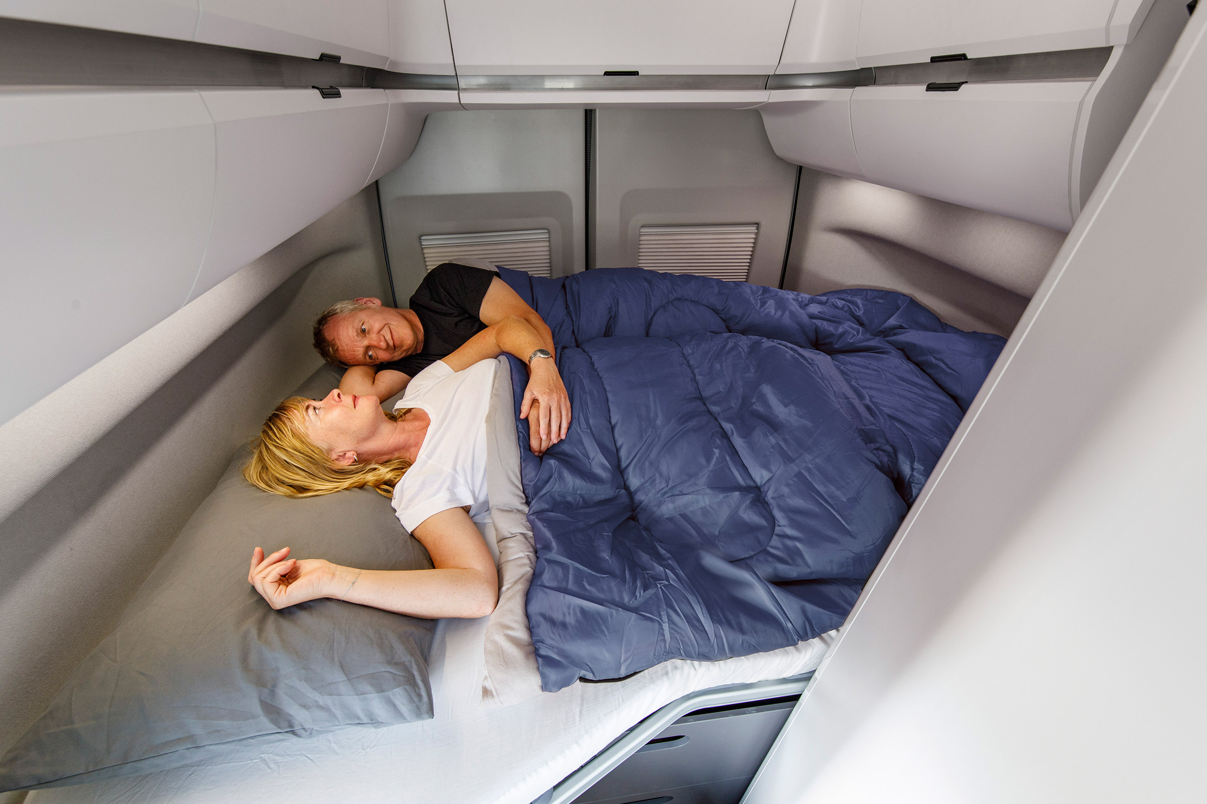 Volkswagen Grand California - bed