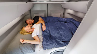 Volkswagen Grand California - bed
