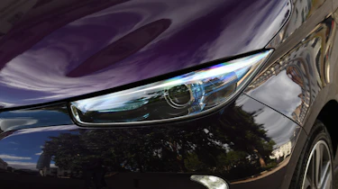 Renault ZOE R110 - front lights