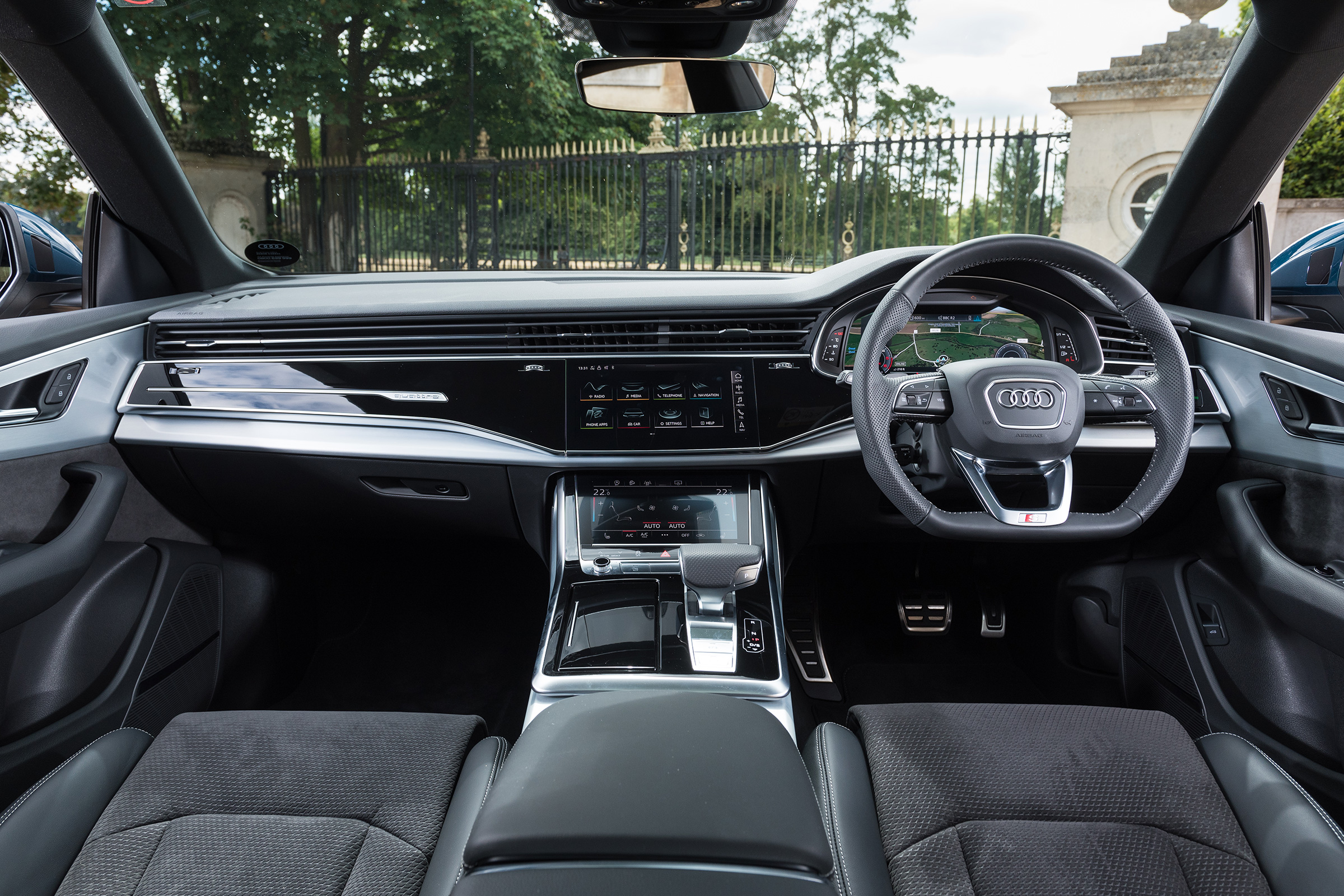 Audi Q8 - interior