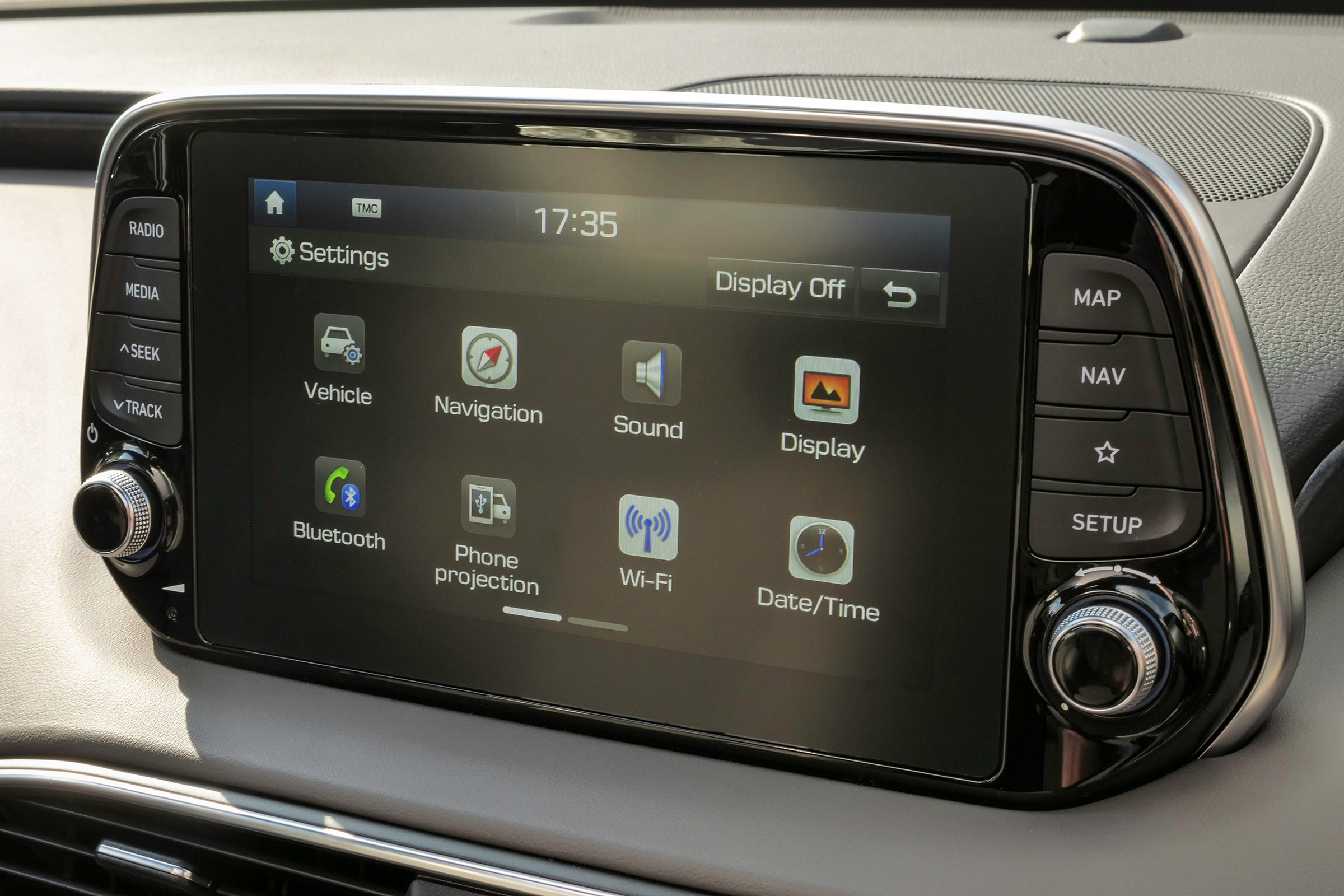 Hyundai Santa Fe - infotainment