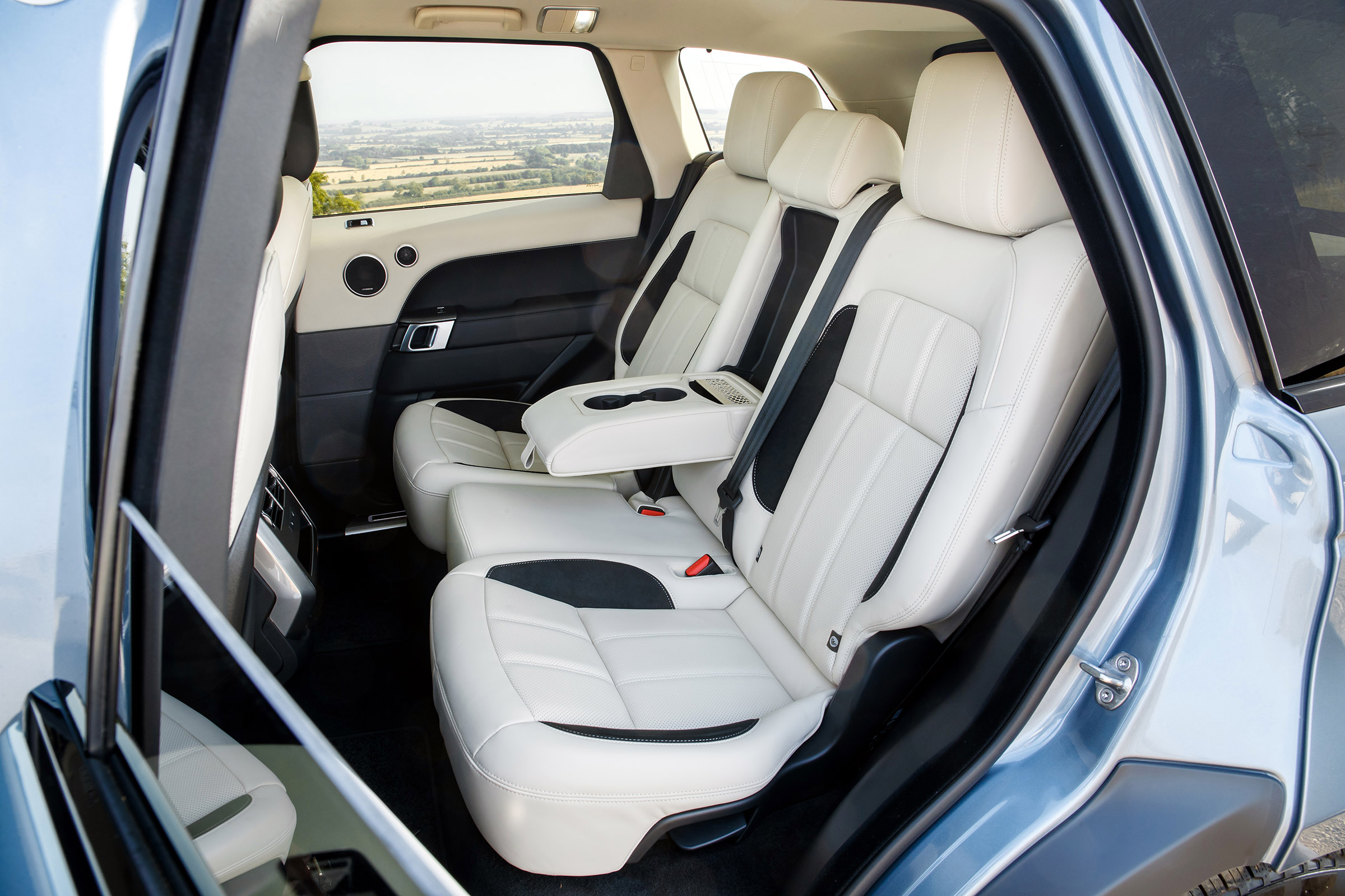 Range Rover Sport P400e - rear seats