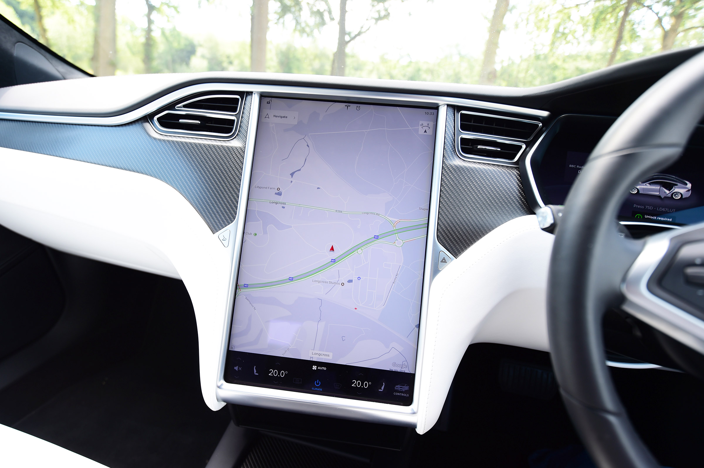 Tesla Model S 75D - sat-nav