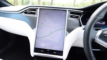 Tesla Model S 75D - sat-nav
