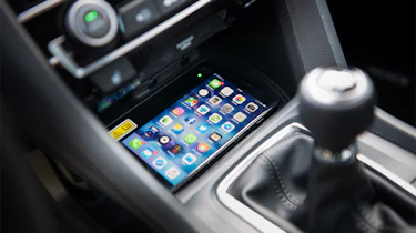 Honda Civic Saloon - phone