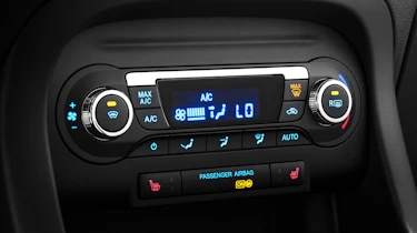 Ford Ka+ - centre console