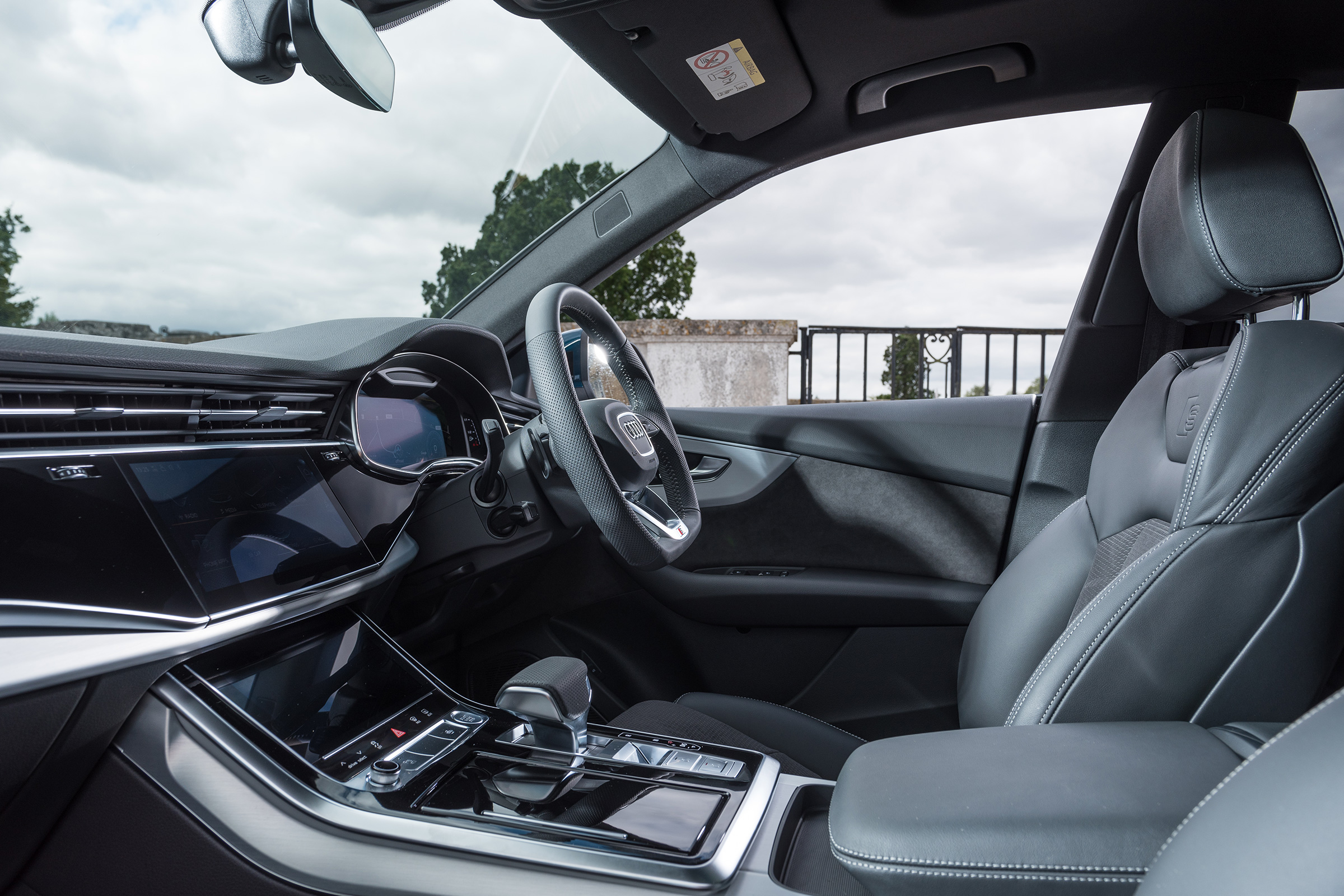 Audi Q8 - cabin