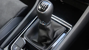 Skoda Karoq - gear lever