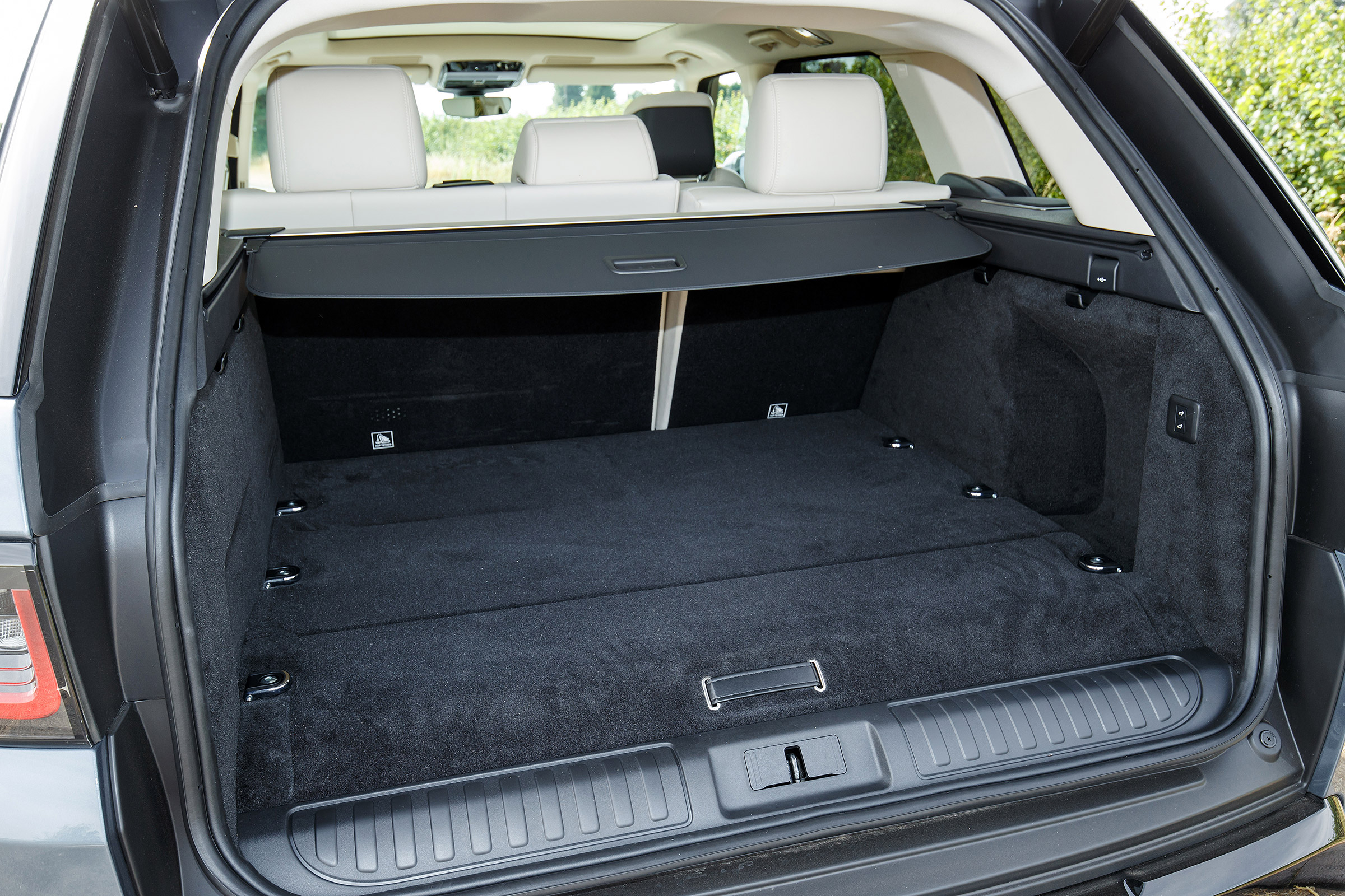 Range Rover Sport P400e - boot