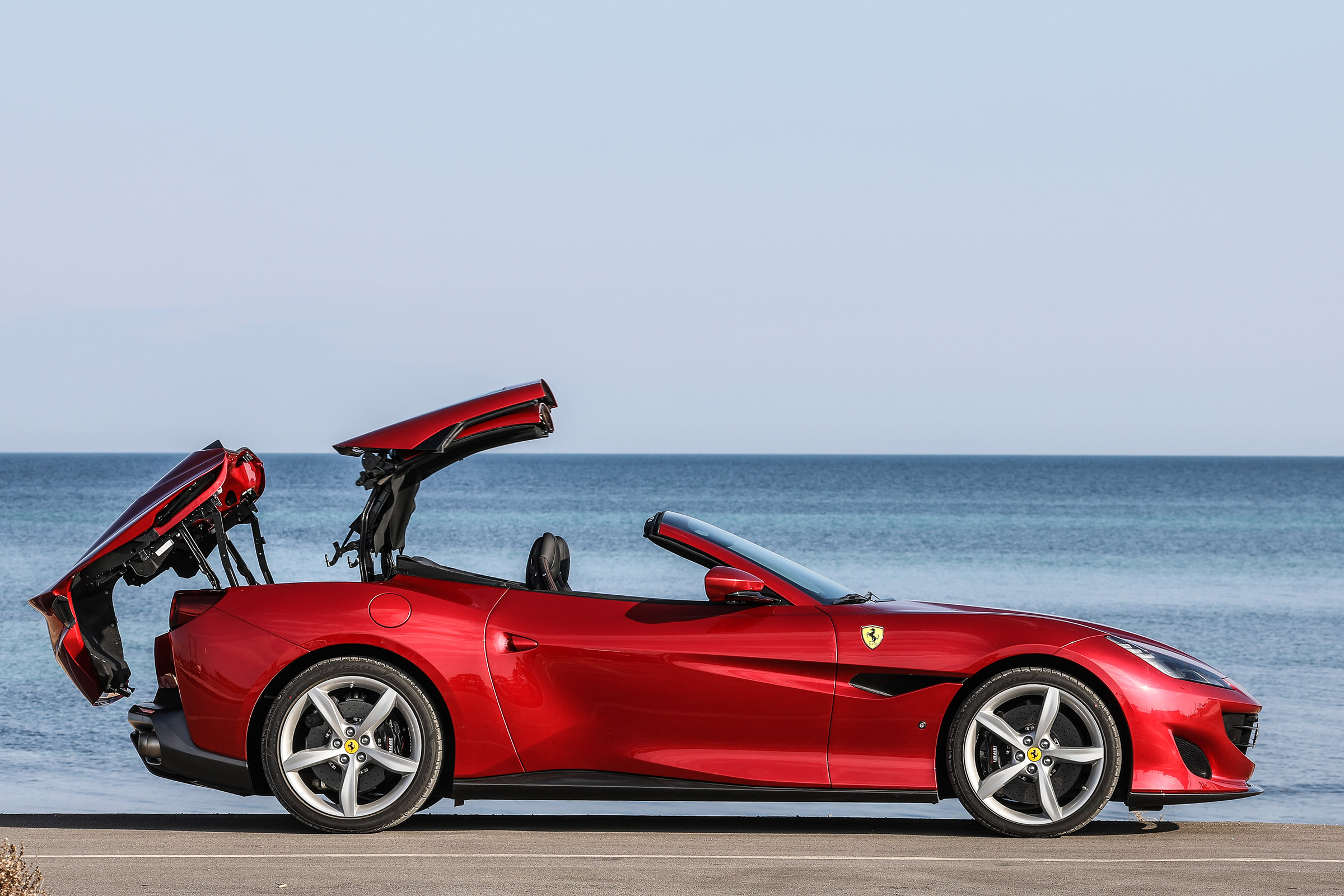 Ferrari Portofino - roof opening