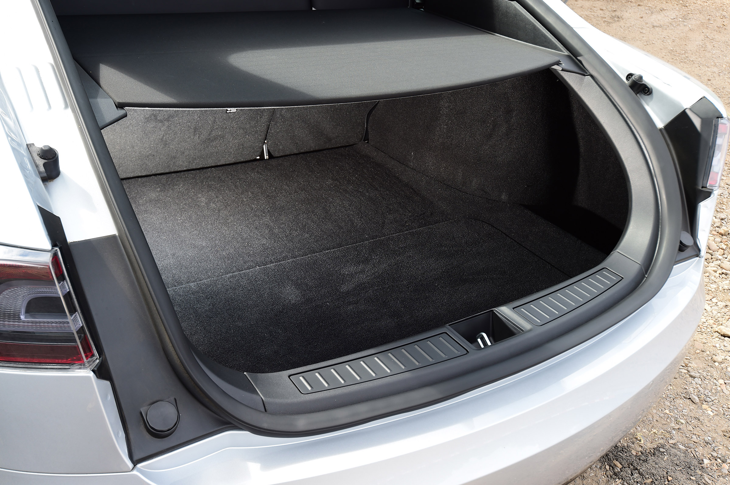 Tesla Model S 75D - boot