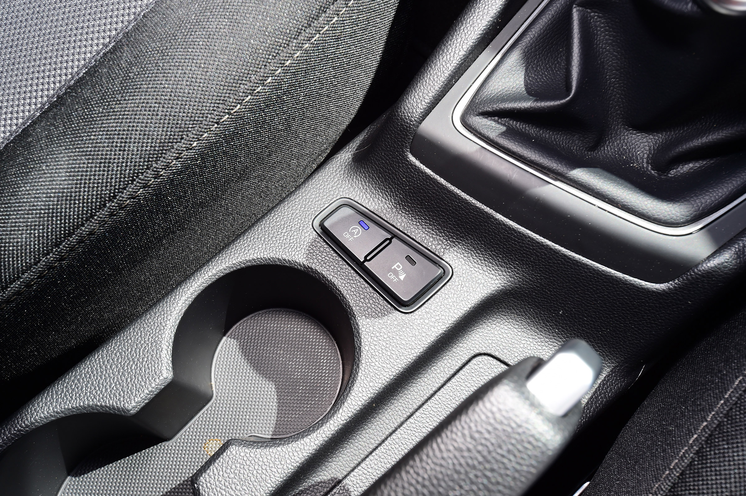 Hyundai i20 - cup holders