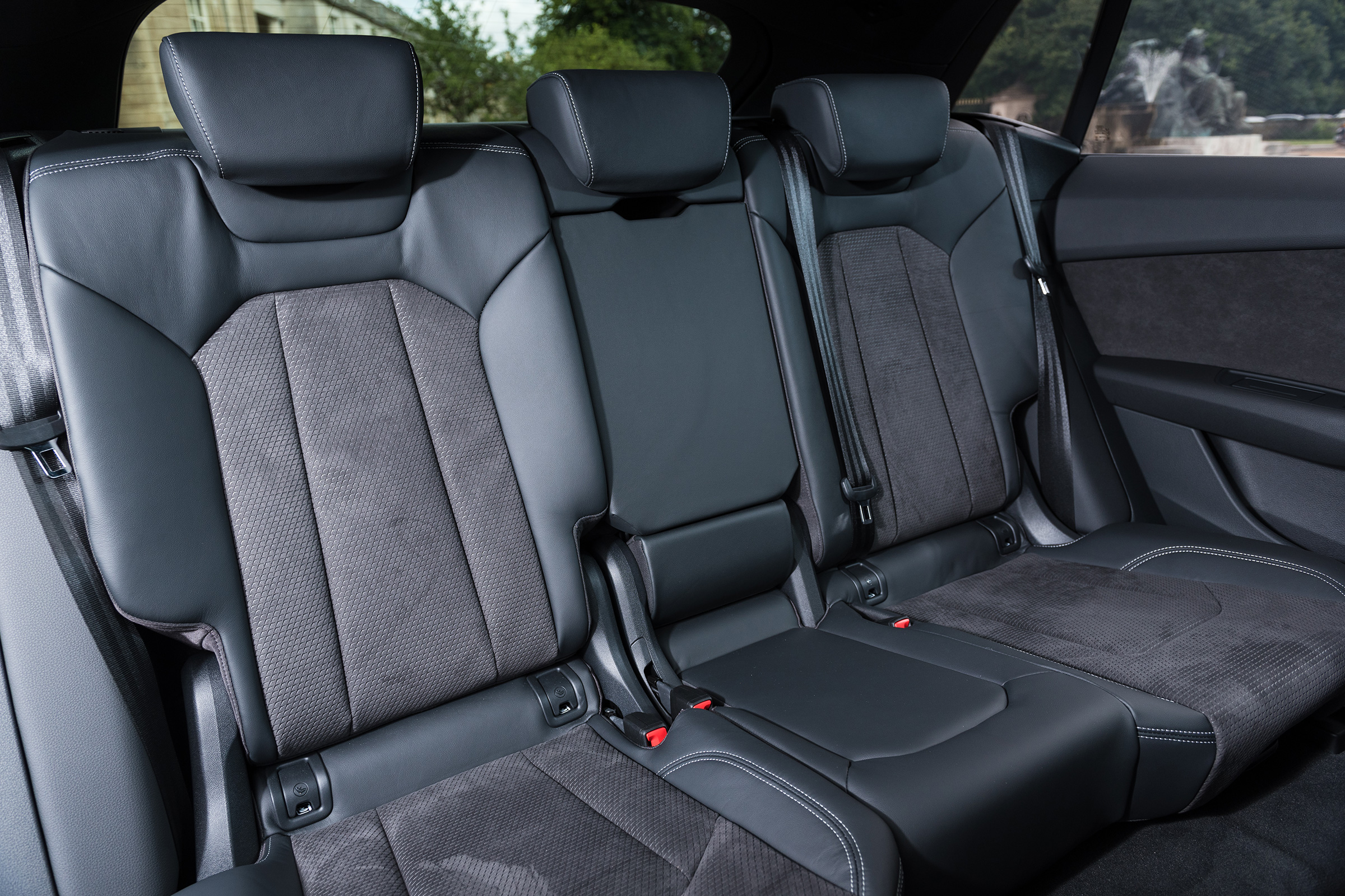 Audi Q8 - back seats