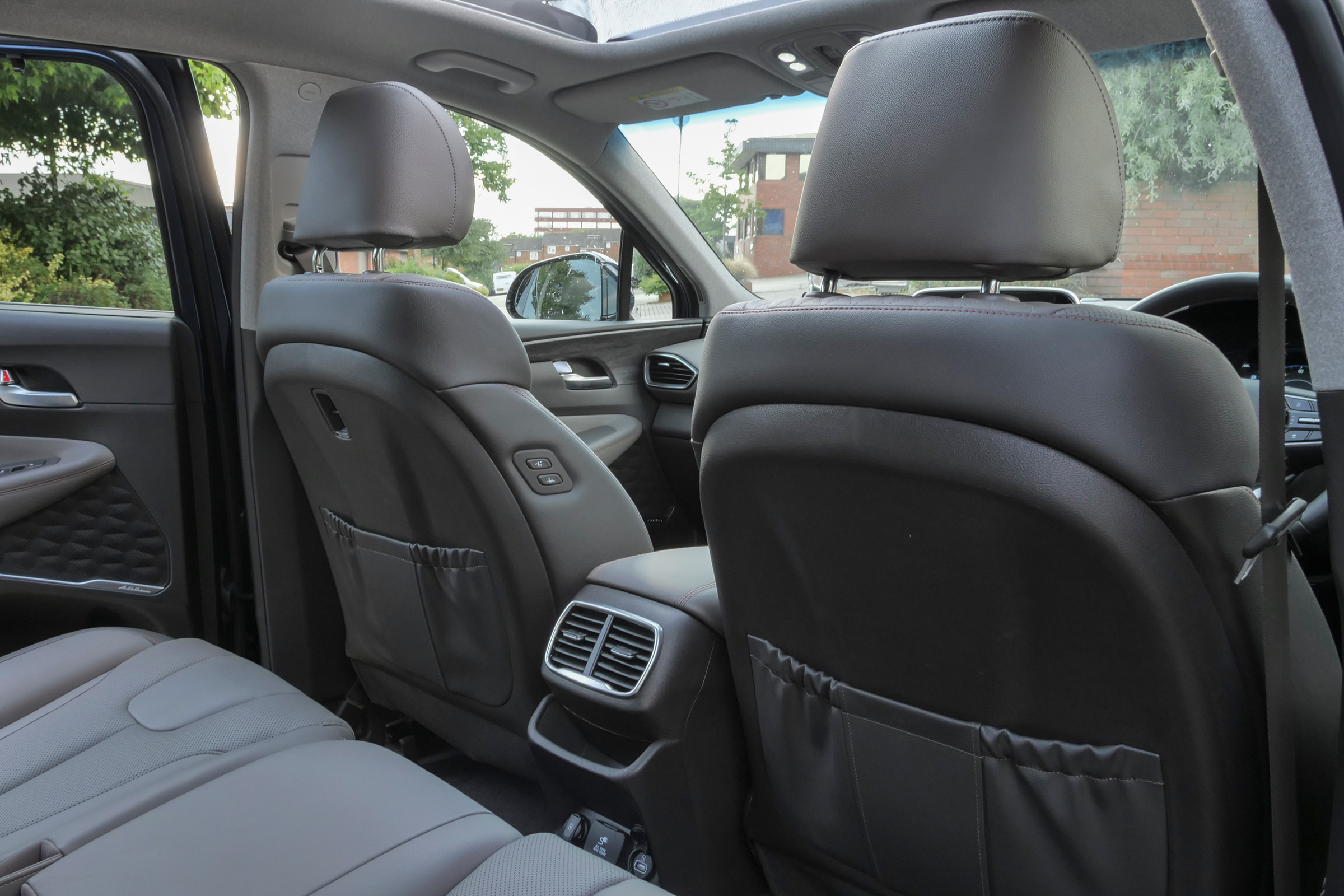 Hyundai Santa Fe - front seats