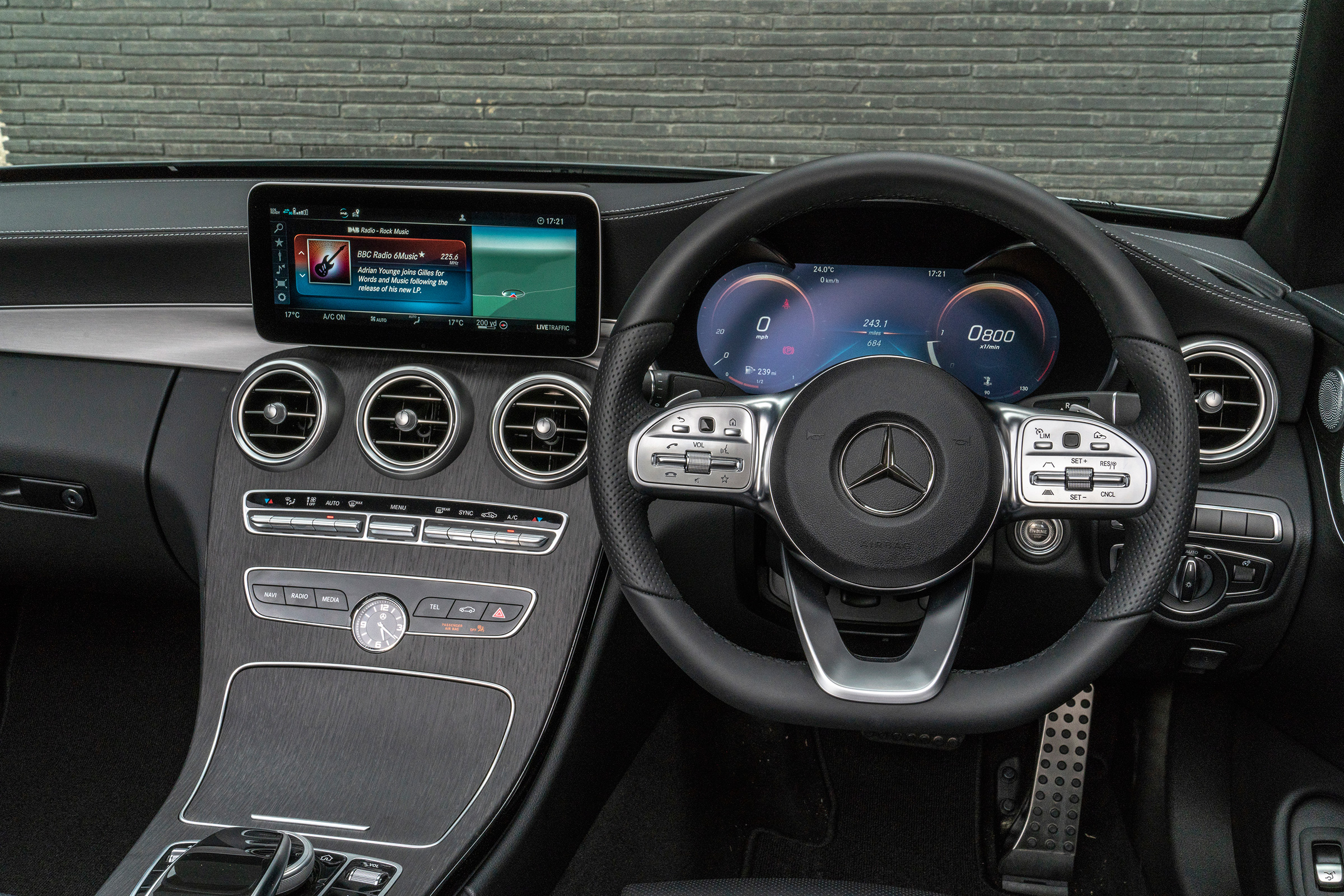 Mercedes C-Class Cabriolet - steering wheel