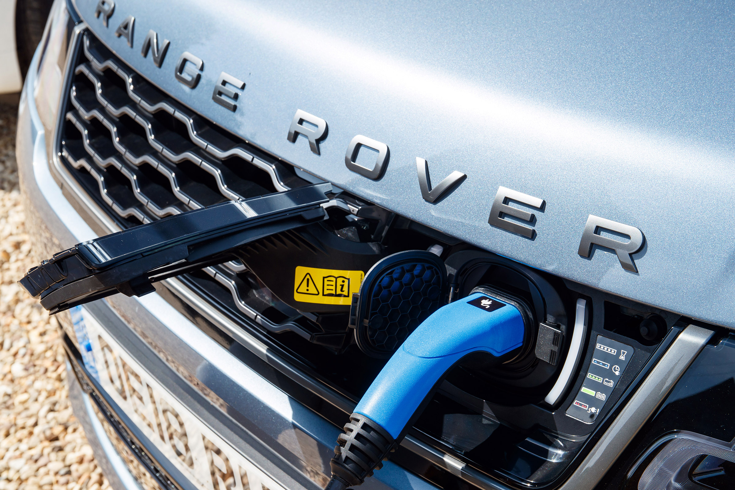 Range Rover Sport P400e - plugged-in