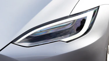 Tesla Model S 75D - front light