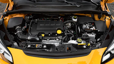 Vauxhall Corsa GSi - engine