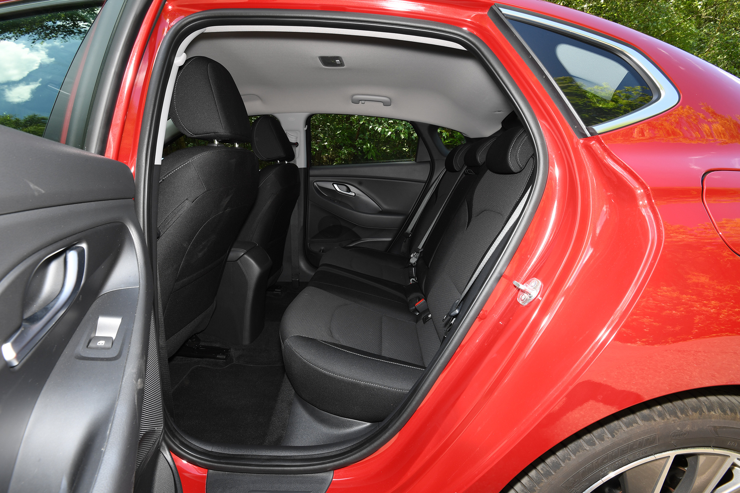 Hyundai i30 Fastback - back seats