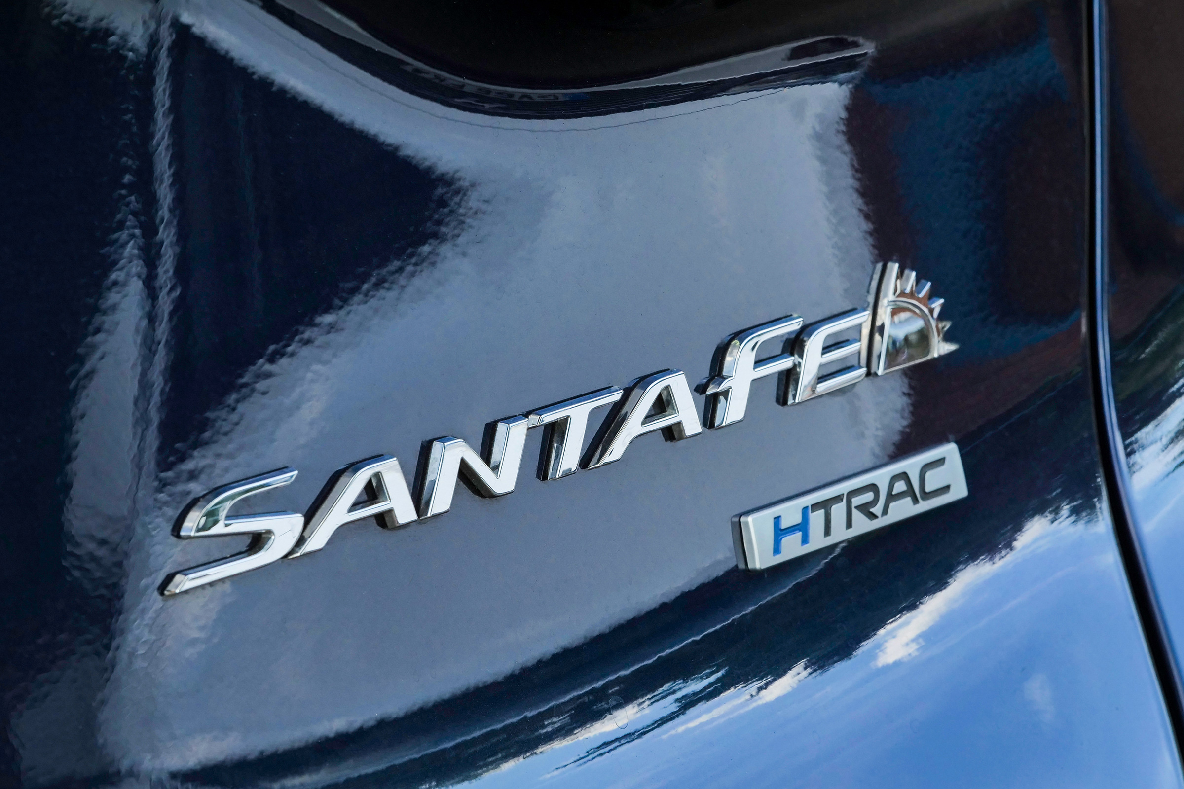 Hyundai Santa Fe - badge