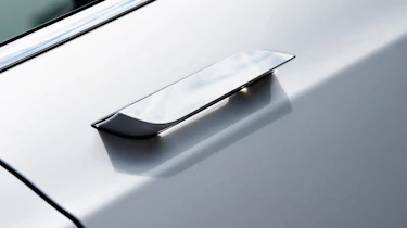 Tesla Model S 75D - handle