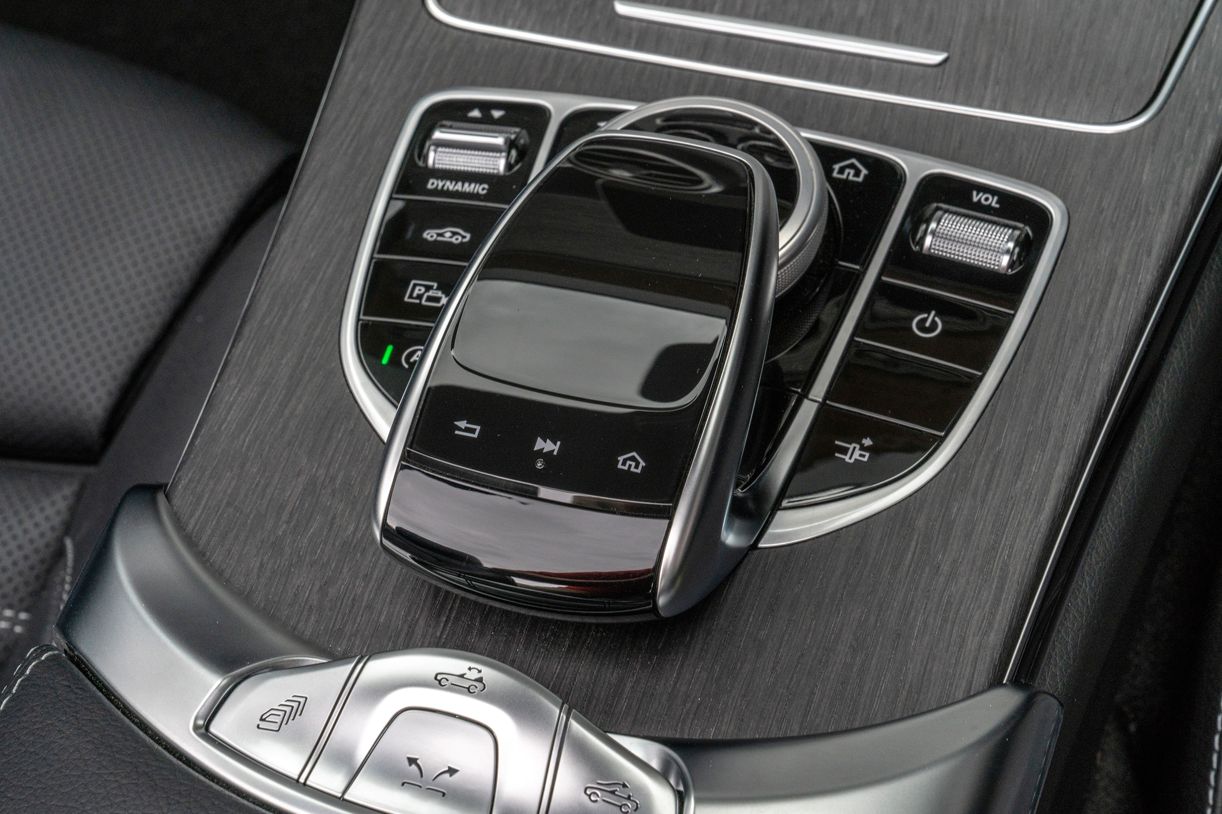 Mercedes C-Class Cabriolet - controls