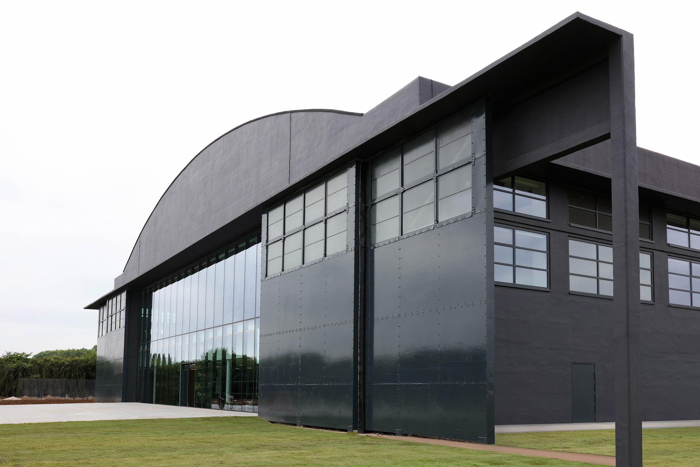 Dyson Hullavington base