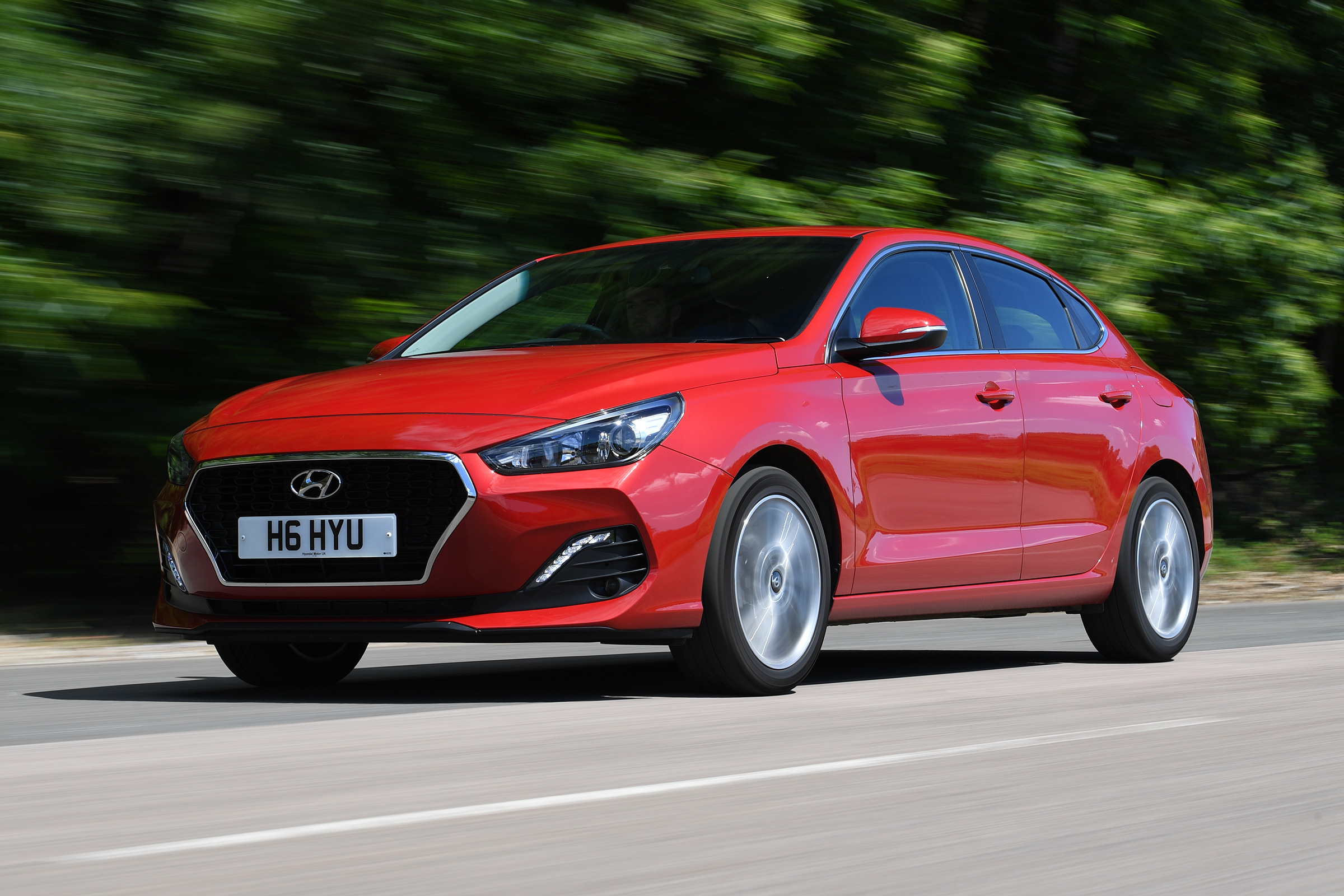Hyundai i30 Fastback - front