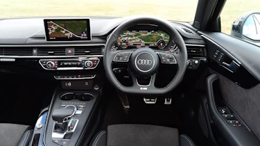 Audi A4 Avant - dash
