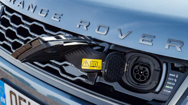 Range Rover Sport P400e - socket