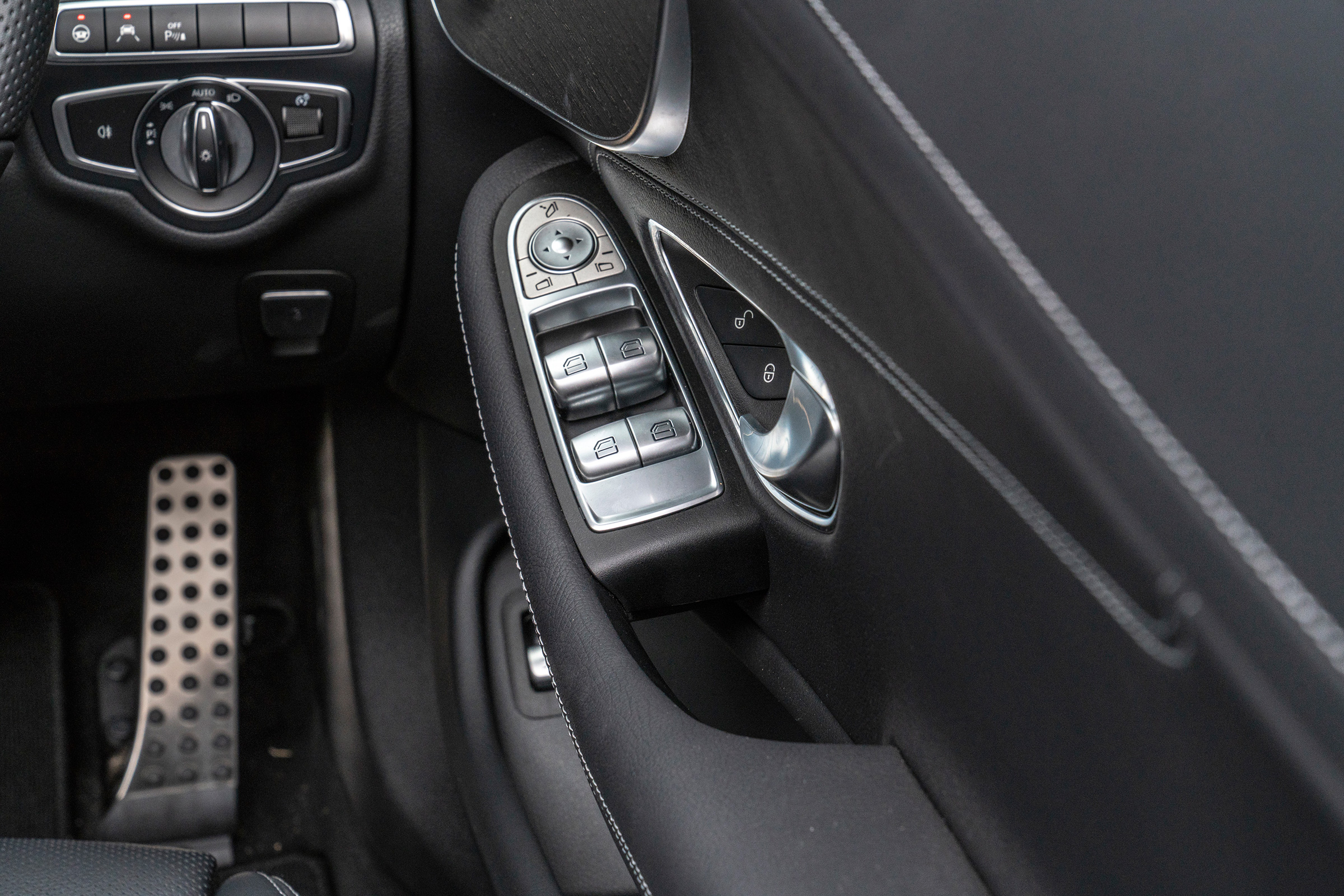 Mercedes C-Class Cabriolet - buttons