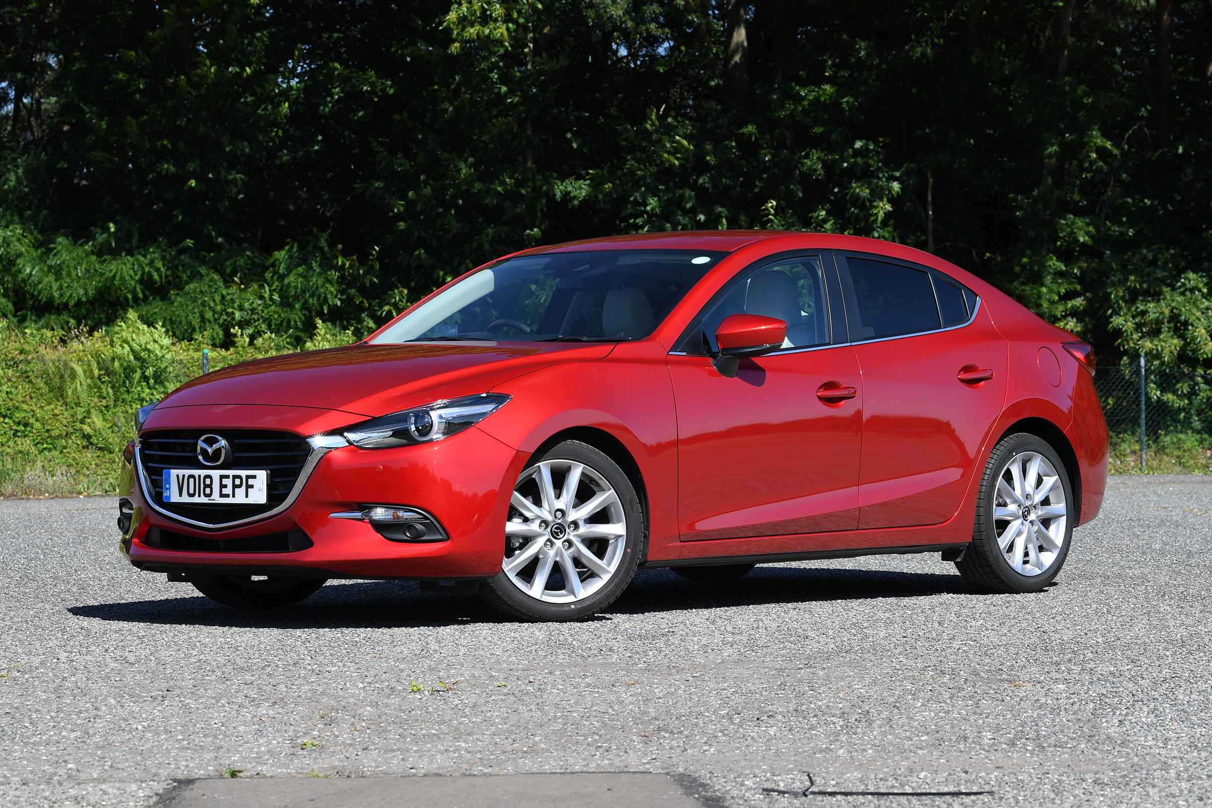 Mazda 3 Fastback - front