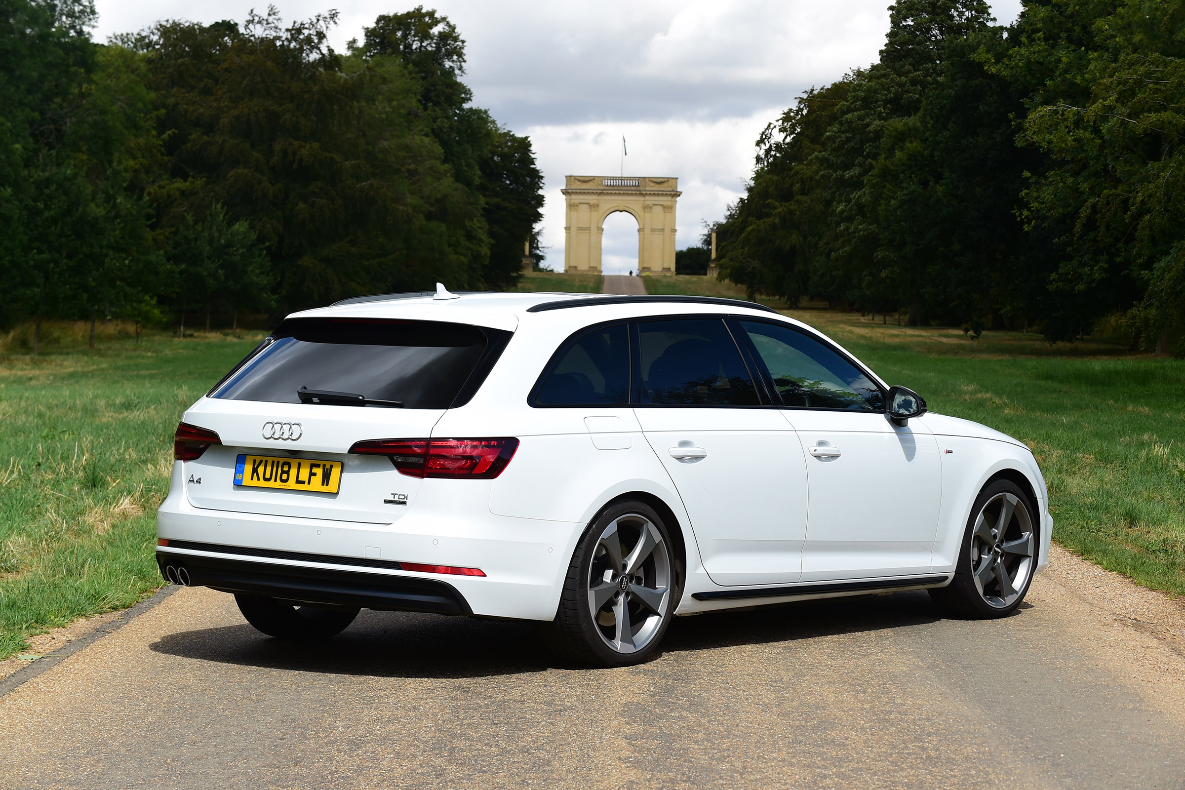 Audi A4 Avant - rear static