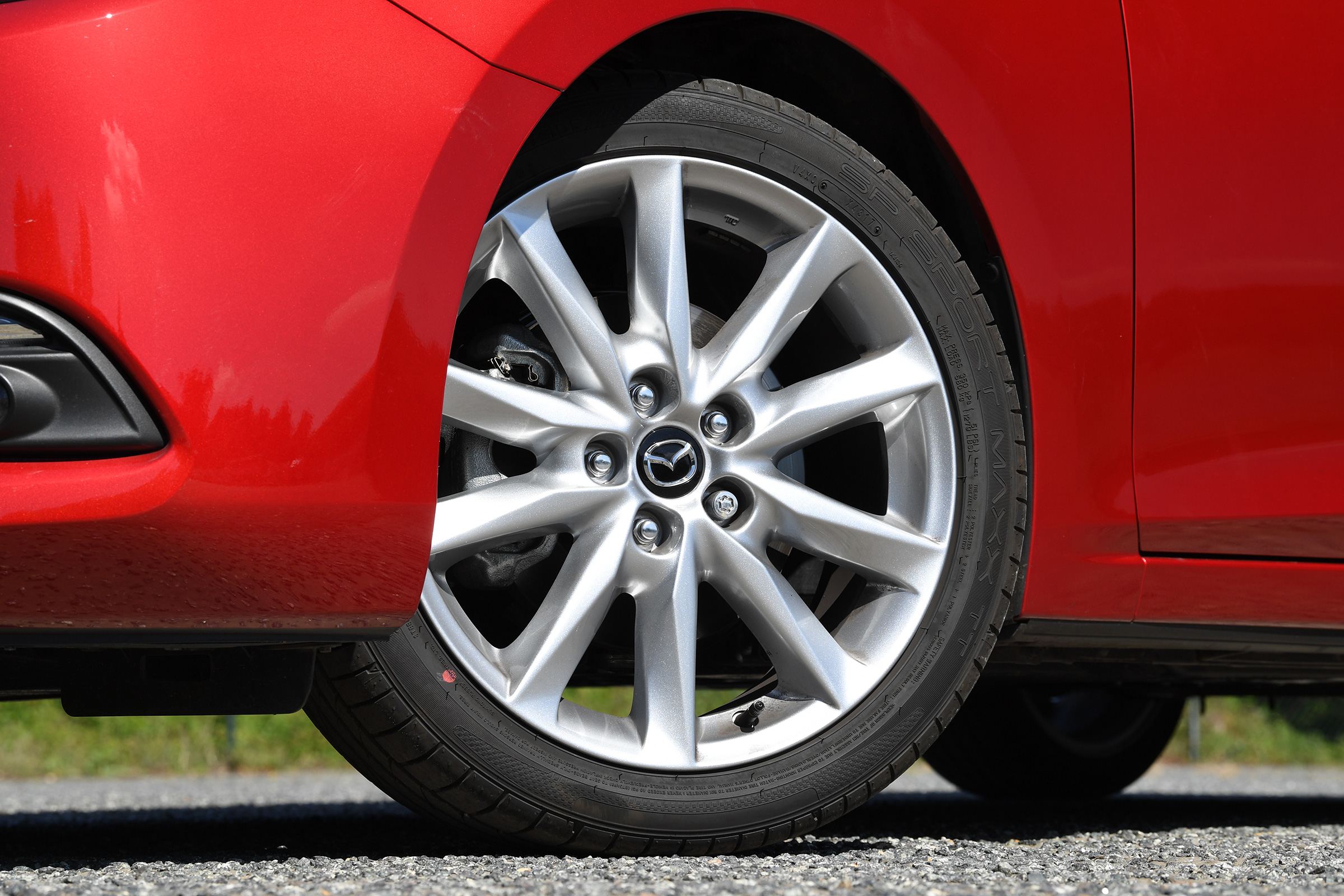 Mazda 3 Fastback - wheel