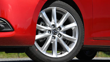 Mazda 3 Fastback - wheel