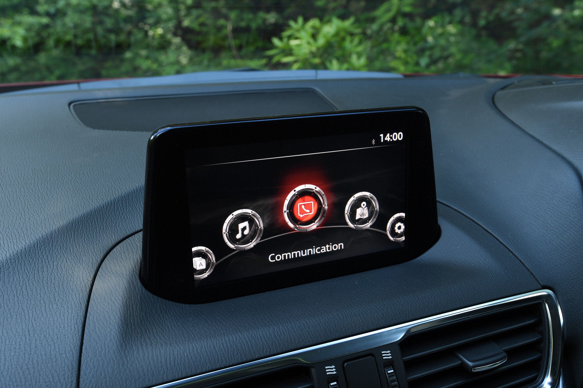 Mazda 3 Fastback - infotainment
