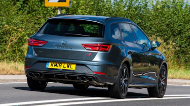 SEAT Leon ST Cupra 300 Carbon Edition - rear
