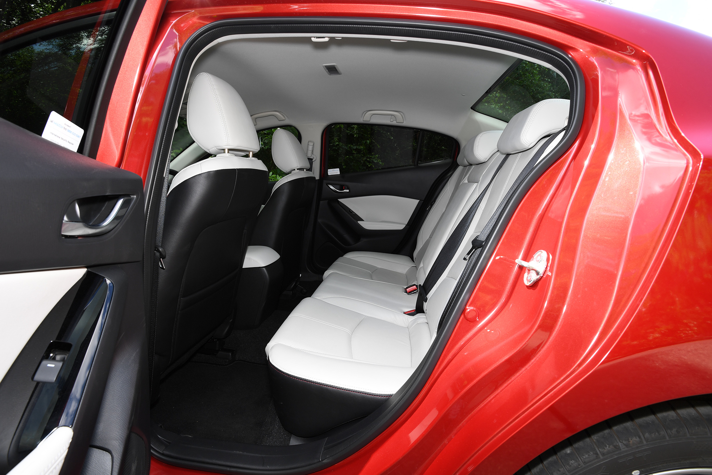 Mazda 3 Fastback - back seats