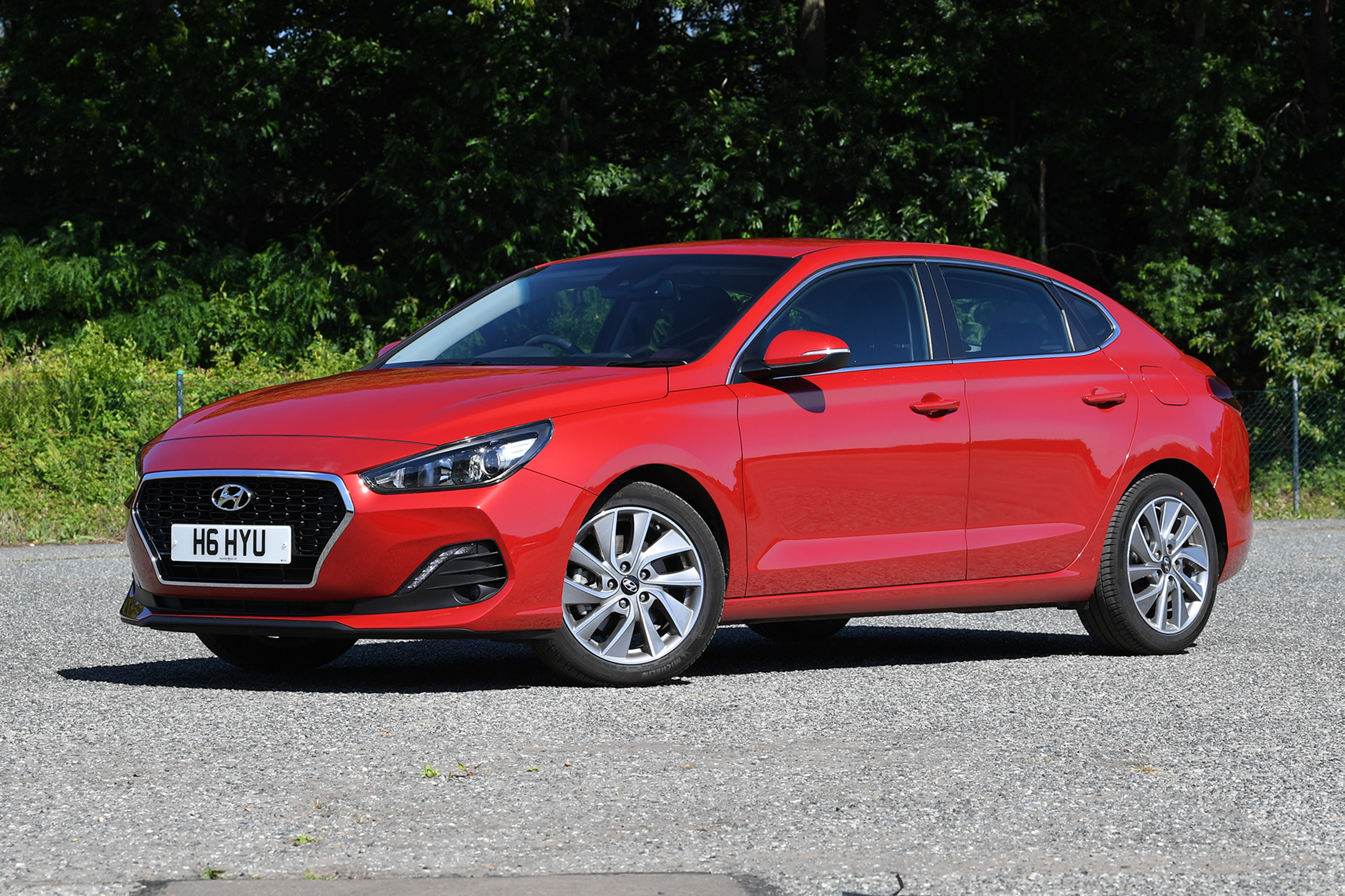 Hyundai i30 Fastback - front