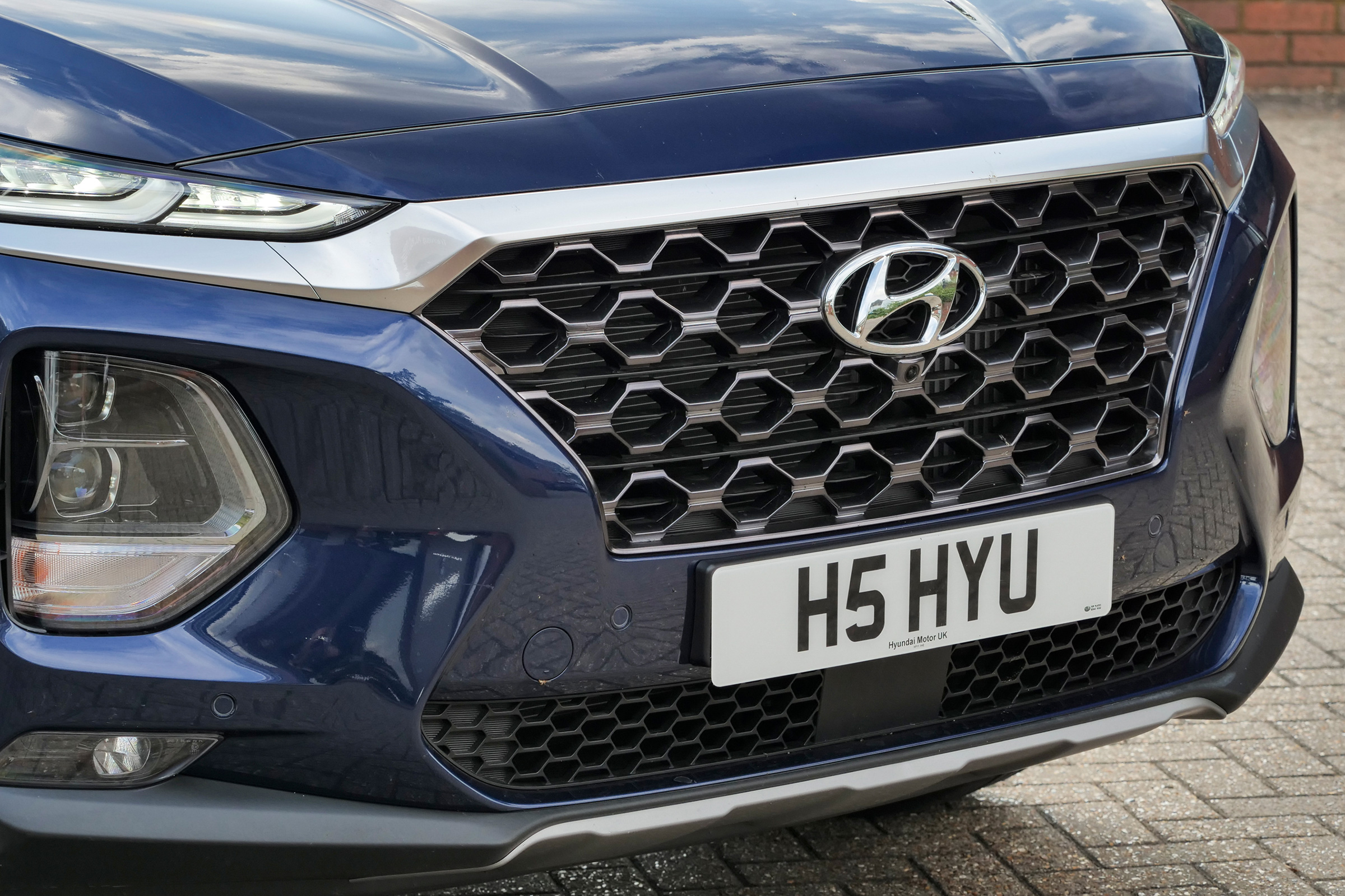 Hyundai Santa Fe - front