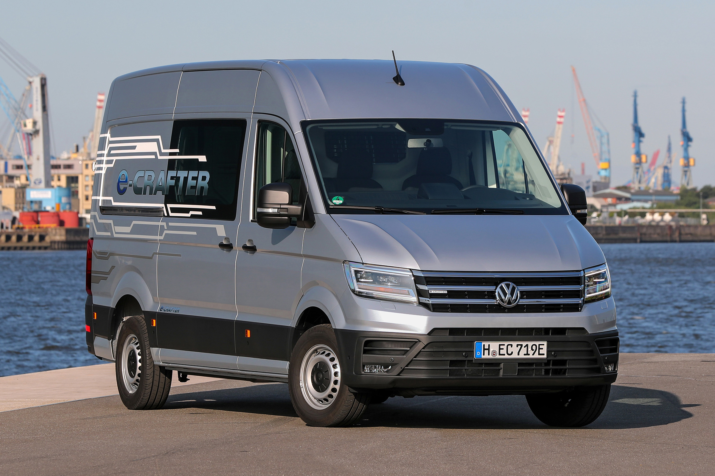 Volkswagen e-Crafter static front