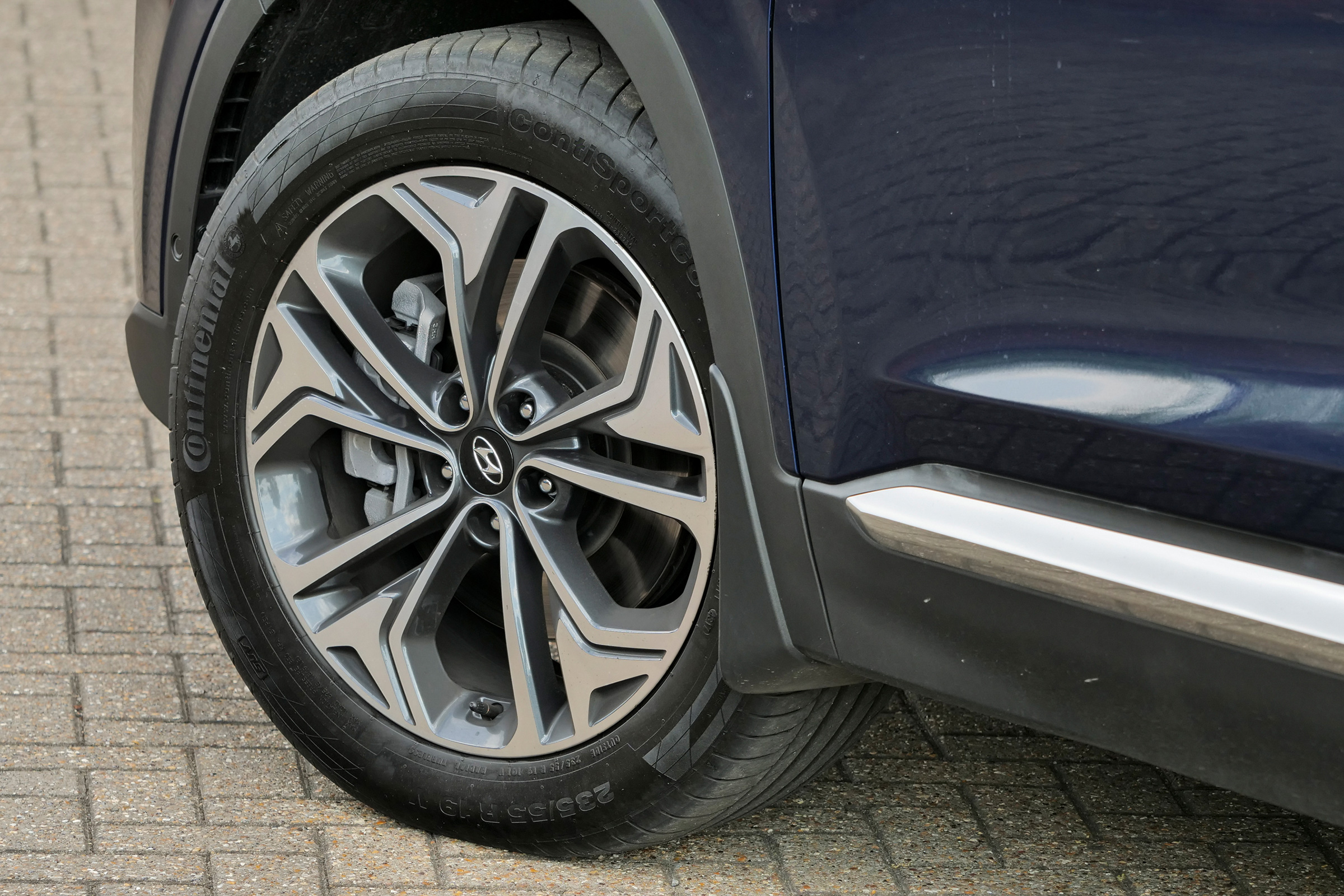 Hyundai Santa Fe - wheel