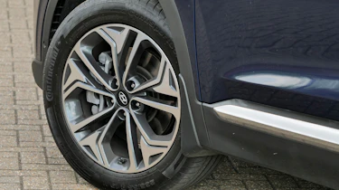 Hyundai Santa Fe - wheel
