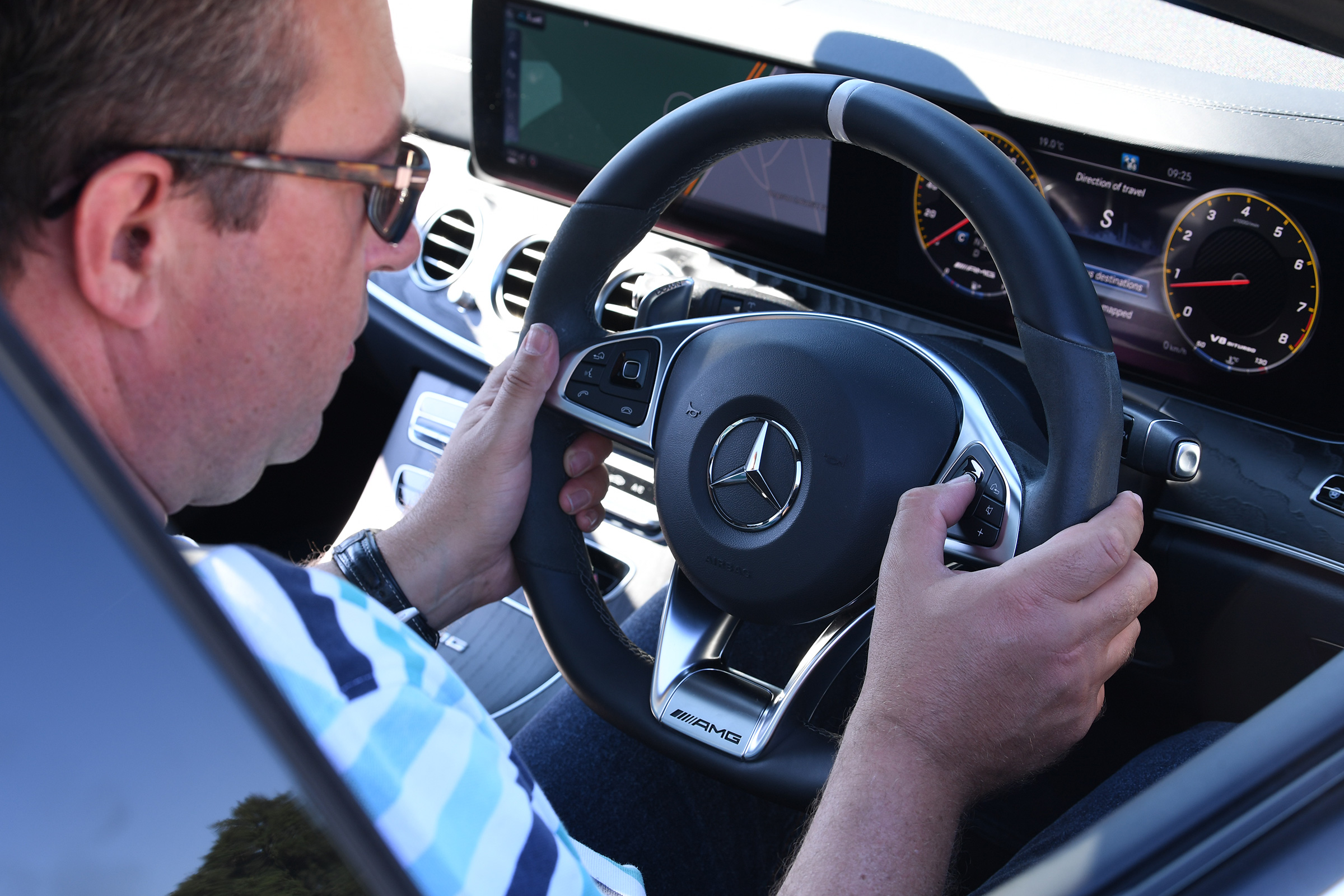 Mercedes-AMG E 63 S - steering wheel