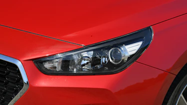 Hyundai i30 Fastback - headlight
