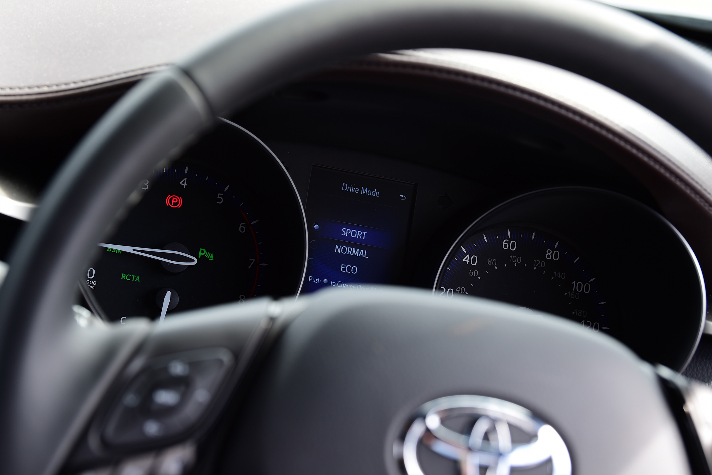 Toyota C-HR - steering wheel