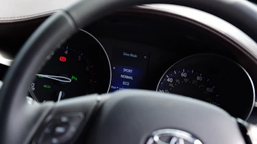 Toyota C-HR - steering wheel