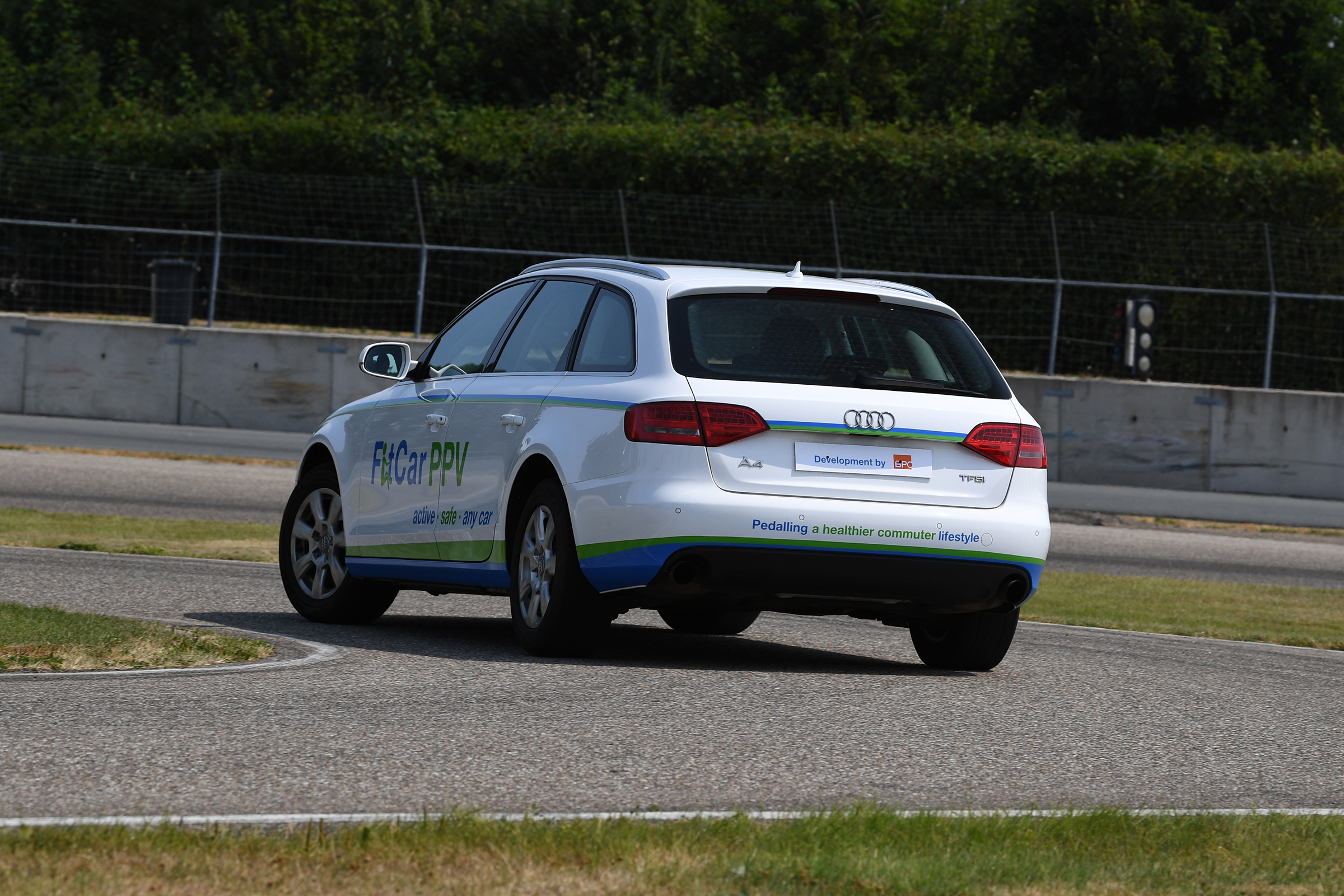 Audi A4 FitCar PPV cornering rear