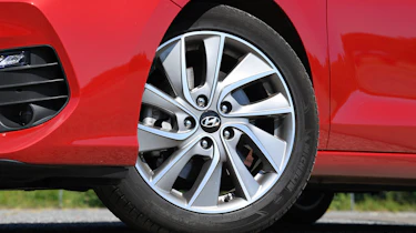 Hyundai i30 Fastback - wheel