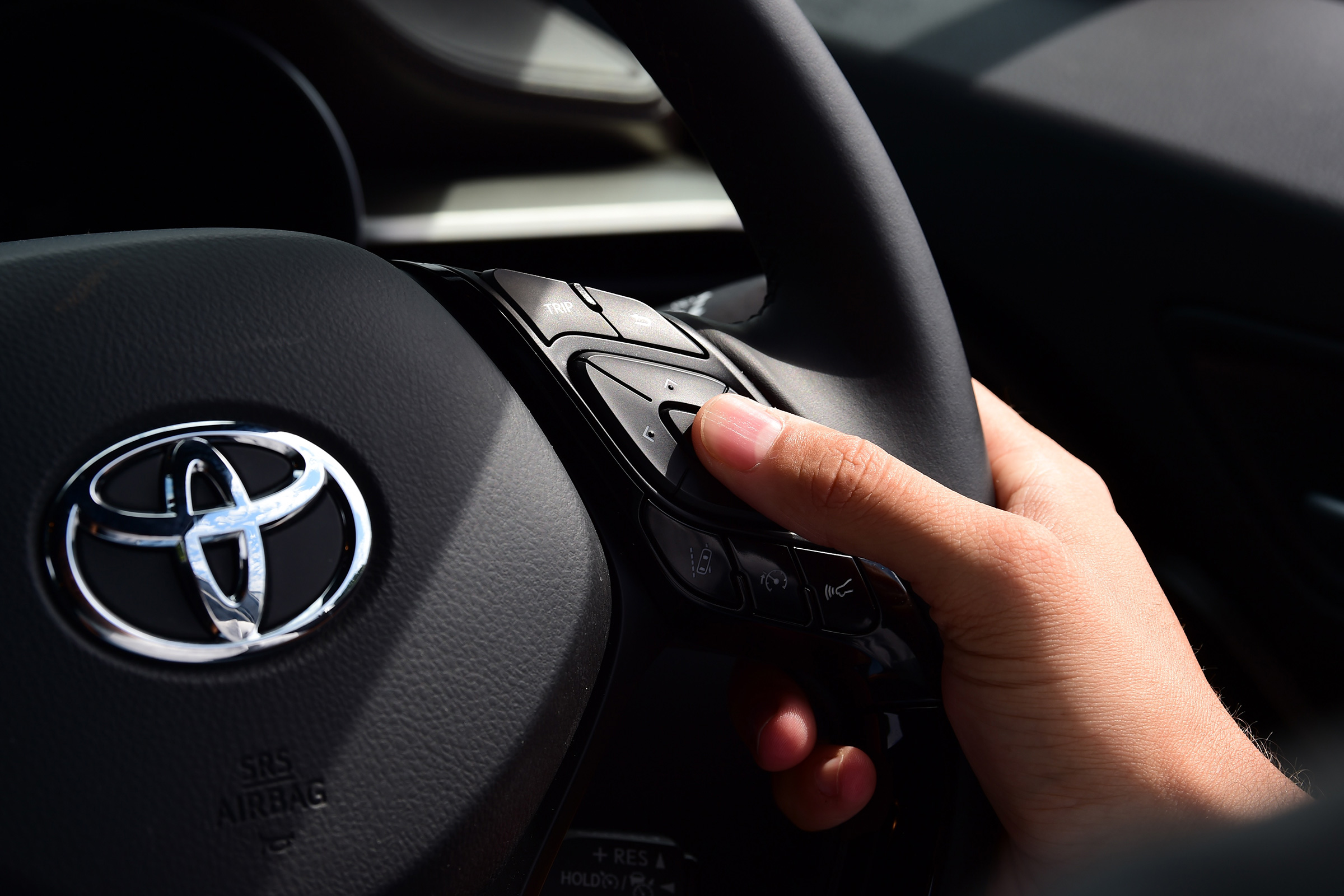 Toyota C-HR - steering wheel inputs